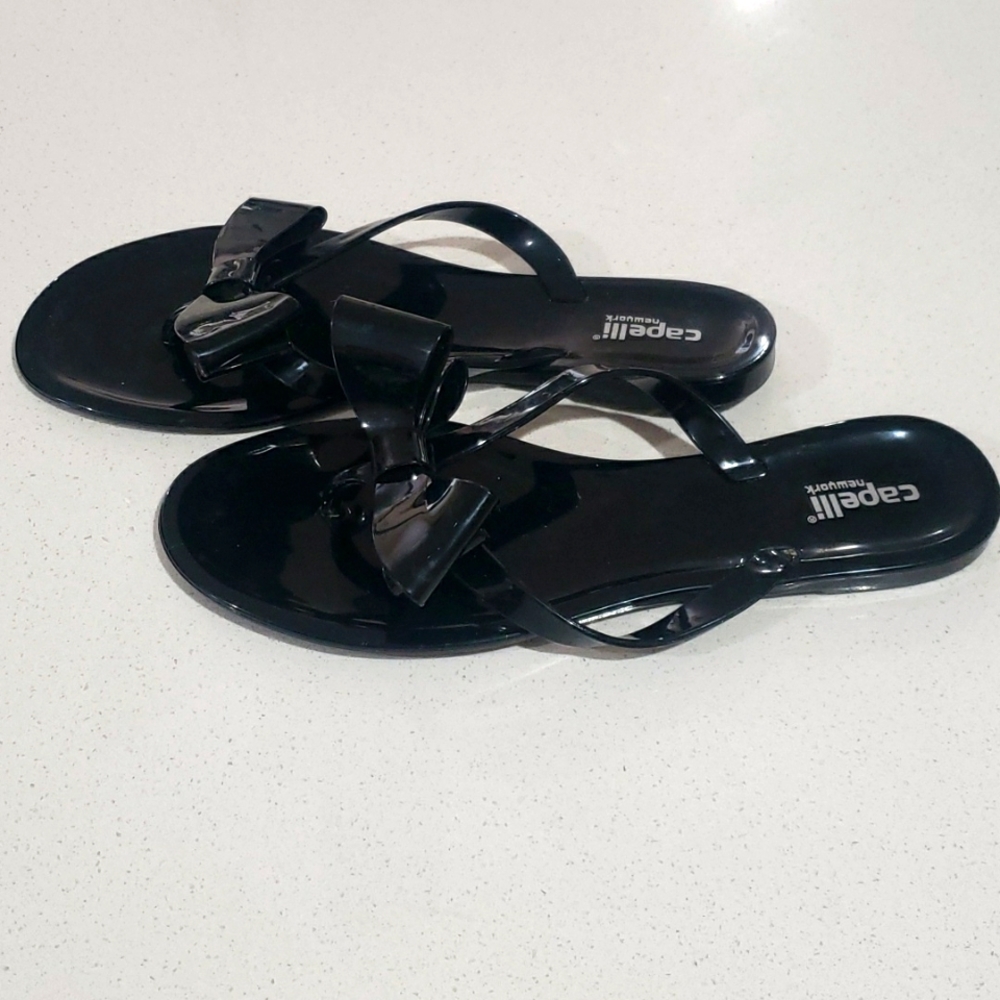 Capelli Newyork Black Sandals womens size 8
